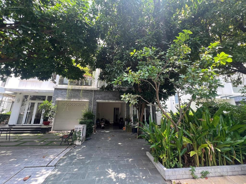 Bán biệt thự villa park  khu compound an ninh, yên tĩnh. dt 202m2. giá 27,5 tỷ