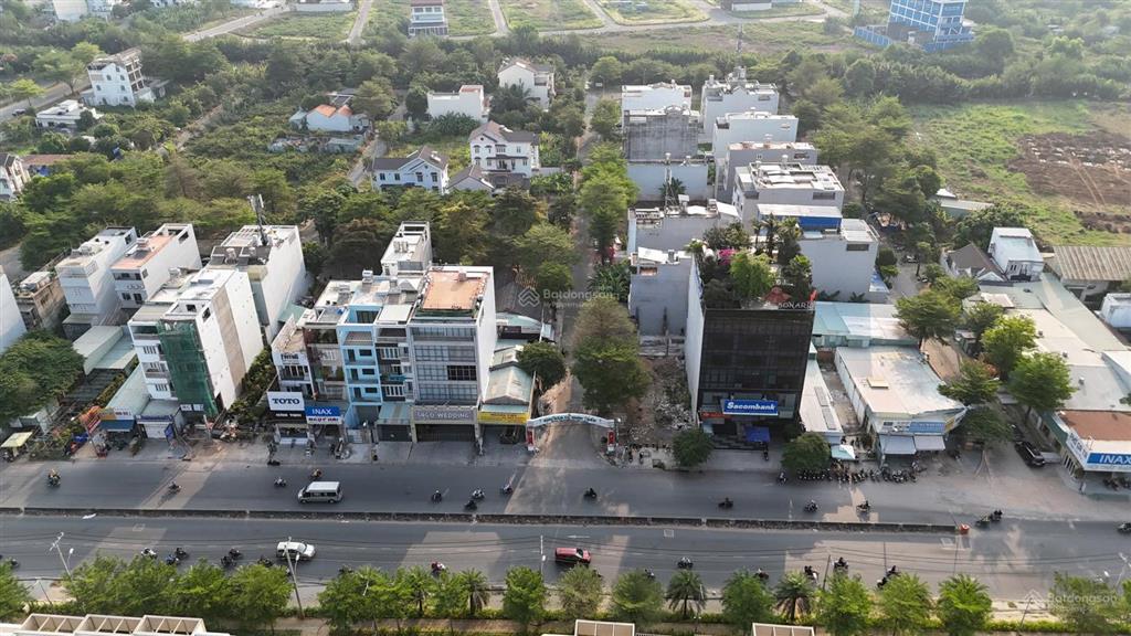 Đất mặt tiền đỗ xuân hợp đối diện global city  dt 5x25m  300tr/m2