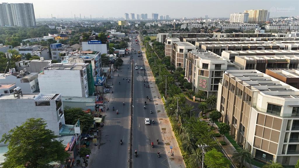 Đất mặt tiền đỗ xuân hợp đối diện global city  dt 5x25m  300tr/m2