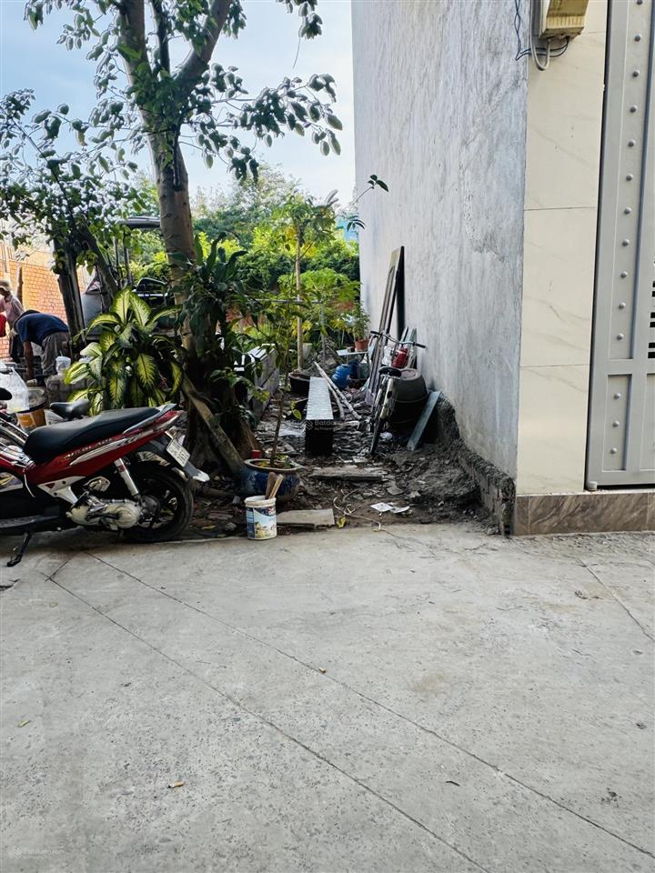 Chính chủ gửi bán lô đất đẹp mặt tiền đường số 7 cách nguyễn duy trinh 40m p. bình trưng đông q2