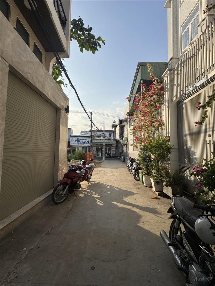 Chính chủ gửi bán lô đất đẹp mặt tiền đường số 7 cách nguyễn duy trinh 40m p. bình trưng đông q2