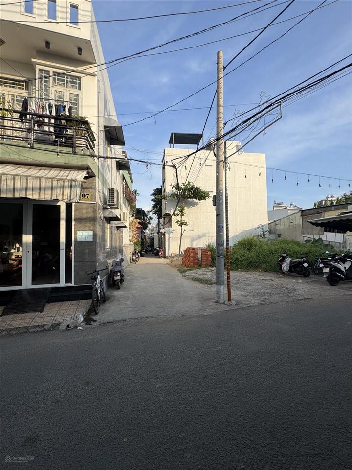 Chính chủ gửi bán lô đất đẹp mặt tiền đường số 7 cách nguyễn duy trinh 40m p. bình trưng đông q2