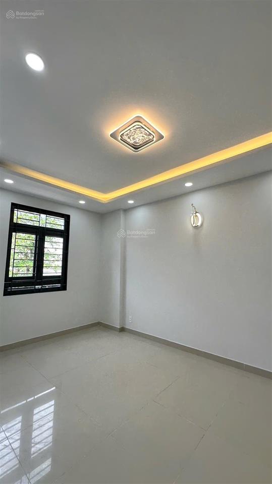 Chính chủ gửi bán căn nhà đẹp hẻm xe oto phường bình trưng đông q2 cũ.