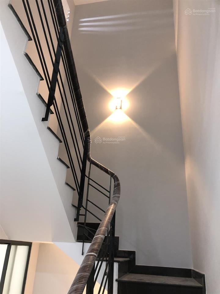 Chính chủ gửi bán căn nhà đẹp hẻm xe oto phường bình trưng đông q2 cũ.