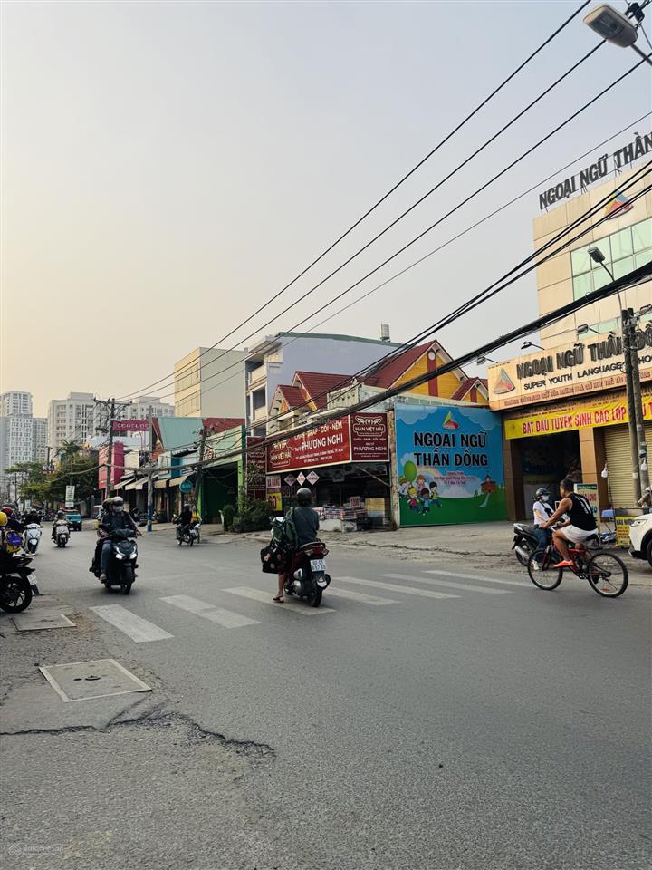 Chính chủ gửi bán căn nhà đẹp hẻm xe oto phường bình trưng đông q2 cũ.