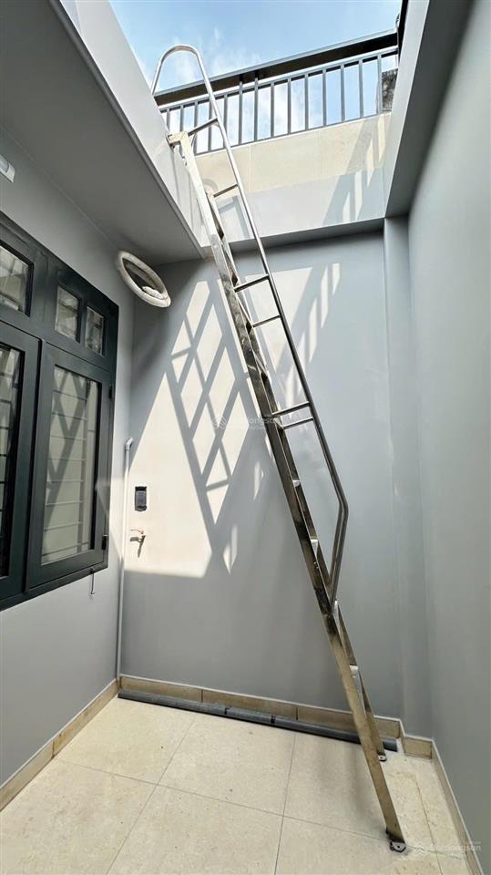 Chính chủ gửi bán căn nhà đẹp hẻm xe oto phường bình trưng đông q2 cũ.