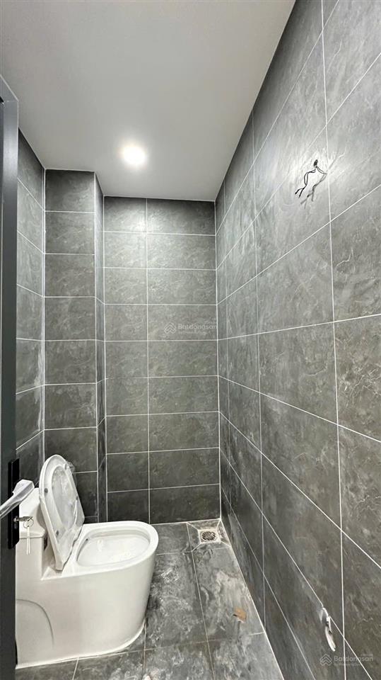 Chính chủ gửi bán căn nhà đẹp hẻm xe oto phường bình trưng đông q2 cũ.