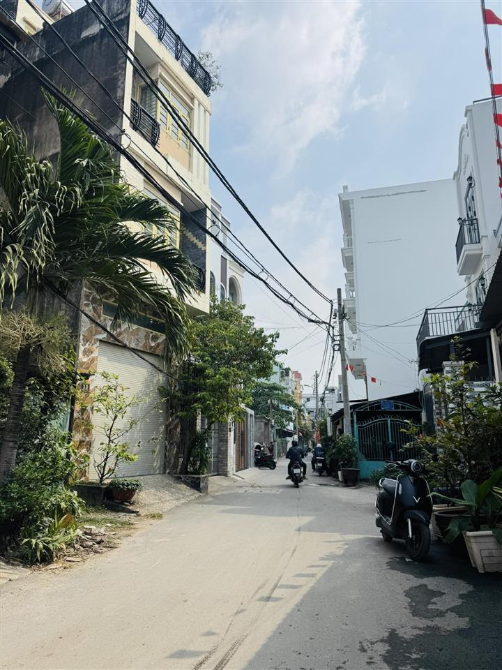 Chính chủ gửi nhà đẹp mới hoàng thiện đường thông xe oto phường bình trưng tây q2 cũ