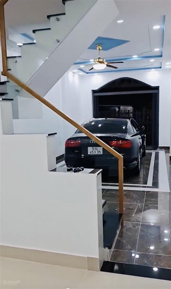 Chính chủ gửi nhà đẹp mới hoàng thiện đường thông xe oto phường bình trưng tây q2 cũ