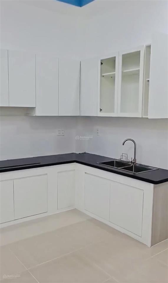 Chính chủ gửi nhà đẹp mới hoàng thiện đường thông xe oto phường bình trưng tây q2 cũ