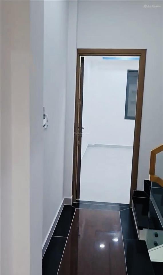 Chính chủ gửi nhà đẹp mới hoàng thiện đường thông xe oto phường bình trưng tây q2 cũ