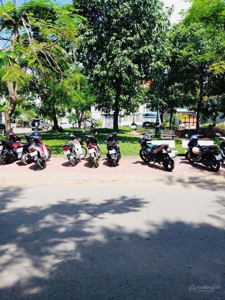 Chính chủ gửi bán nhanh lô đất đẹp khu dự án sau lưng bv lê văn thịnh p. bình trưng tây q2 cũ