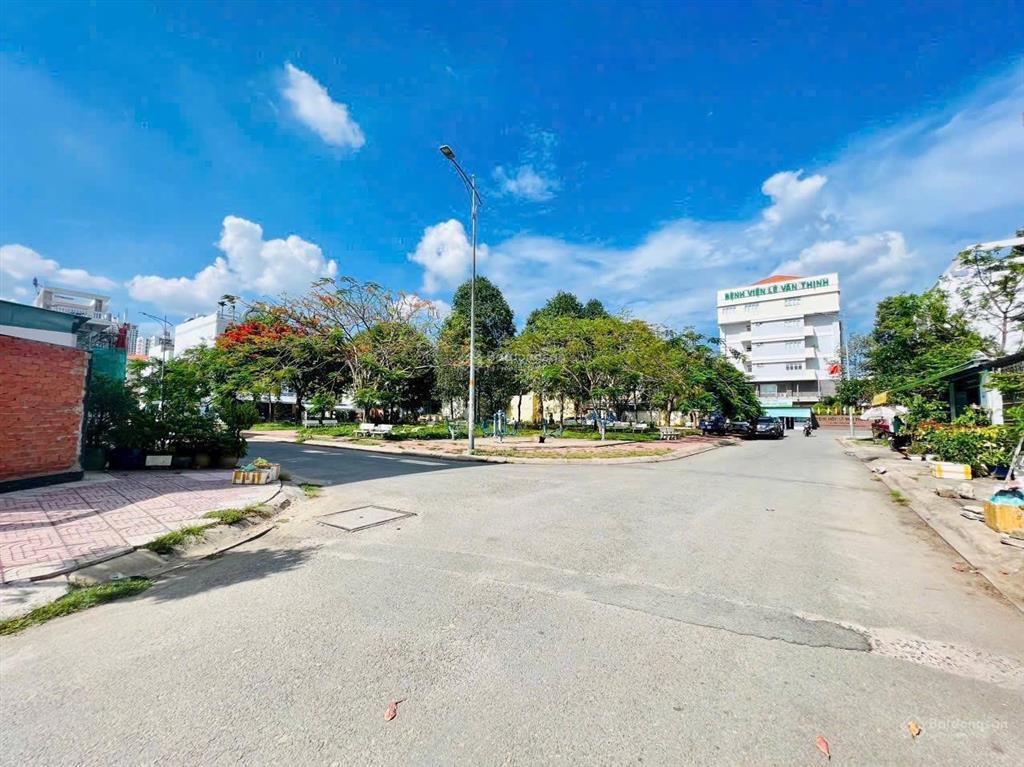Cần bán lô đất mt đường 42, phường bình trưng tây, q2 cũ tp. hcm
