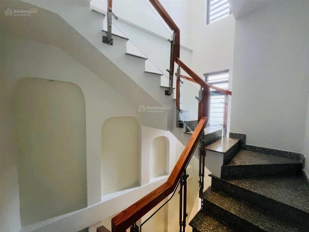 Chính chủ gửi căn nhà đẹp đường thông xe oto phường bình trưng tâyq2 cũ