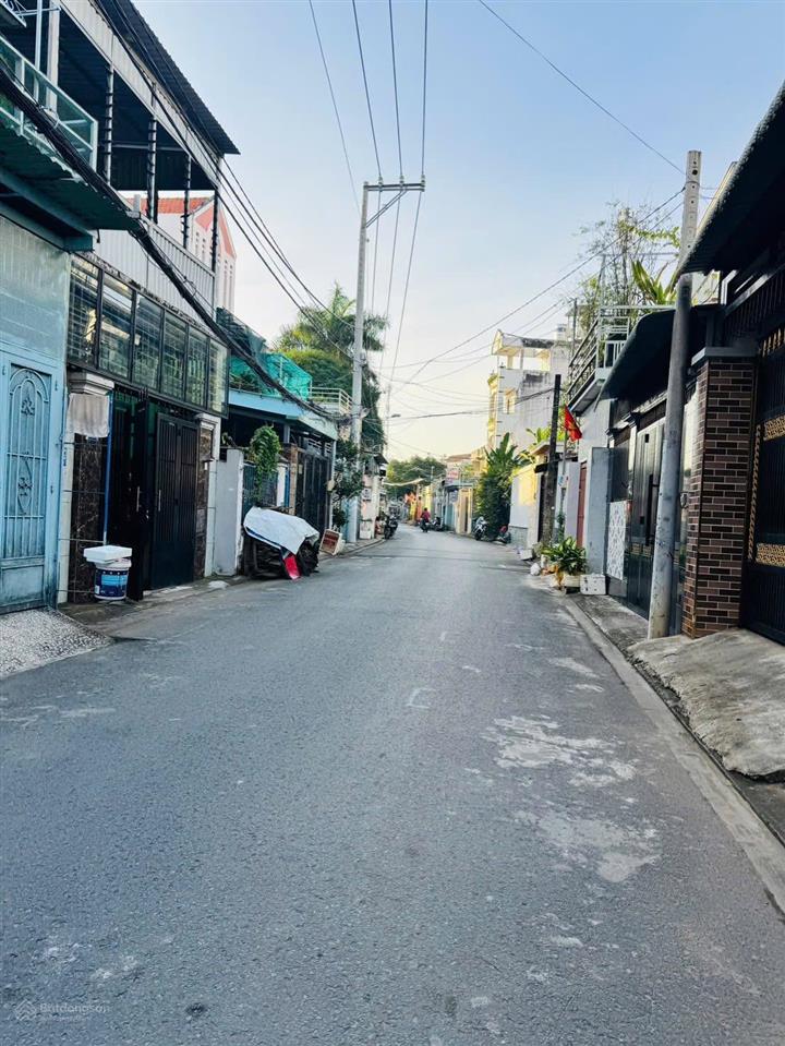 Chính chủ gửi căn nhà đẹp đường thông xe oto phường bình trưng tâyq2 cũ