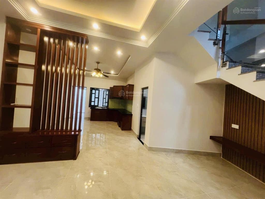 Chính chủ gửi căn nhà đẹp đường thông xe oto phường bình trưng tâyq2 cũ