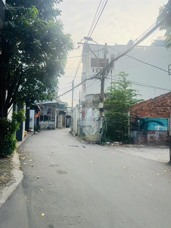 Chính chủ gửi bán căn nhà cấp 4 góc 2mt đường 33 ra lê văn thịnh 50 p. bình trưng tây q2 cũ