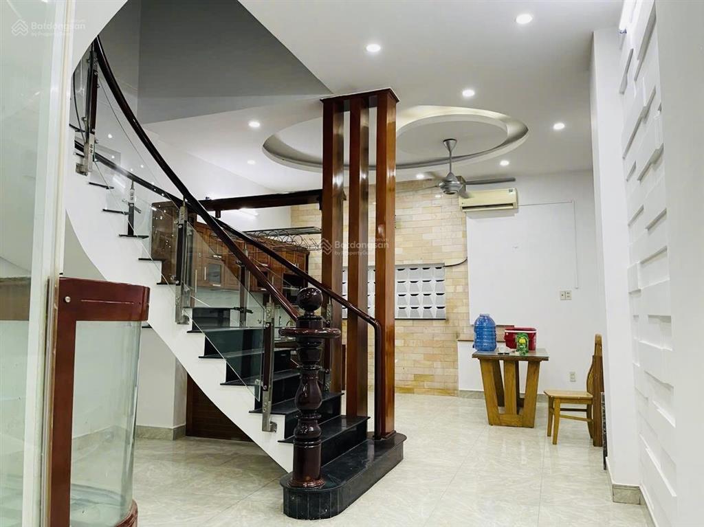 Chính chủ gửi bán nhanh nhà mt đường 39 phường bình trưng tây q2 cũ. tp hcm
