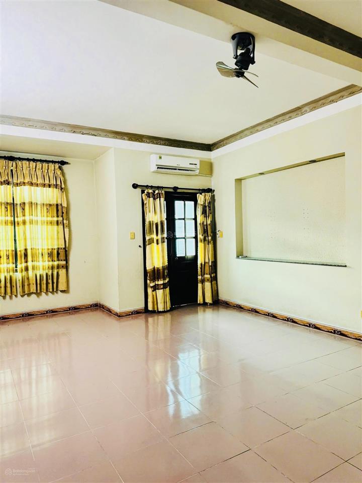 Chính chủ gửi bán nhanh căn nhà 3 lầu mt đường 49 phường bình trưng đông q2 cũ.tp hcm