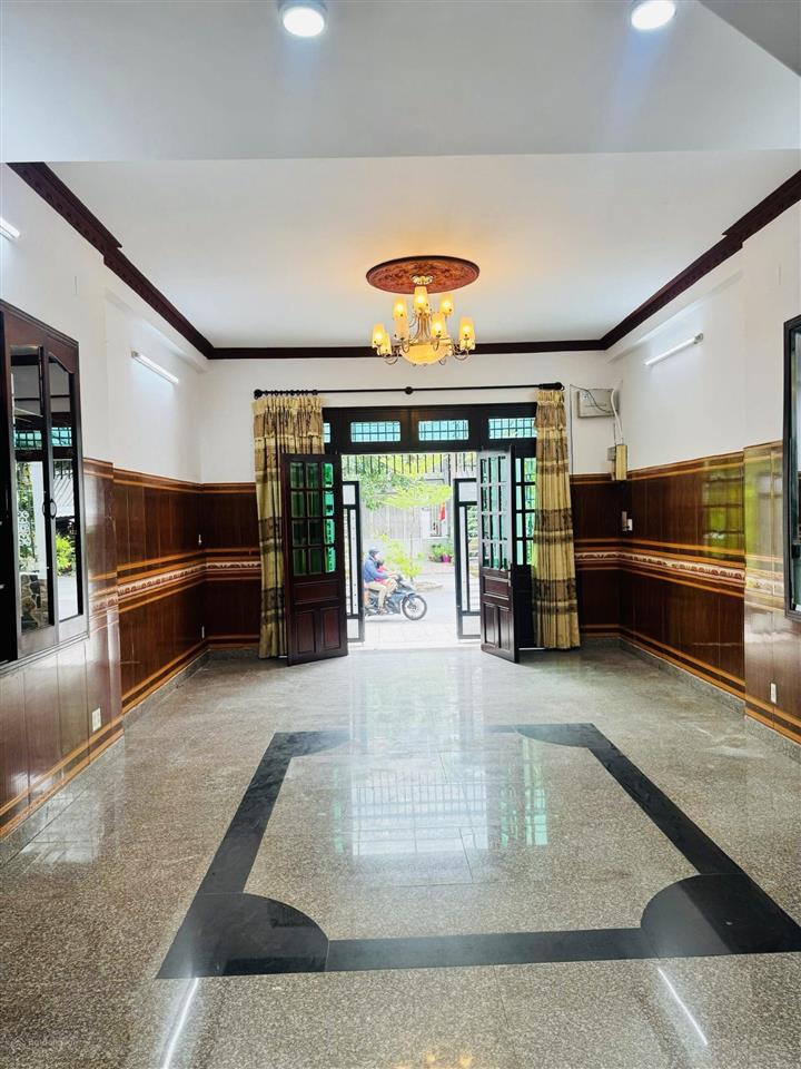 Chính chủ gửi bán nhanh căn nhà 3 lầu mt đường 49 phường bình trưng đông q2 cũ.tp hcm