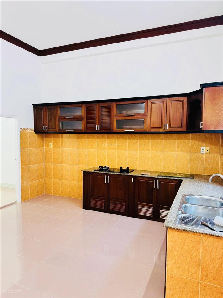 Chính chủ gửi bán nhanh căn nhà 3 lầu mt đường 49 phường bình trưng đông q2 cũ.tp hcm