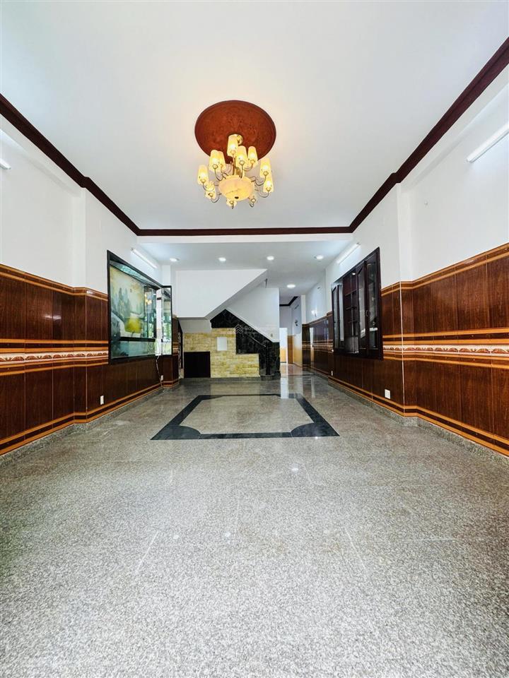 Chính chủ gửi bán nhanh căn nhà 3 lầu mt đường 49 phường bình trưng đông q2 cũ.tp hcm