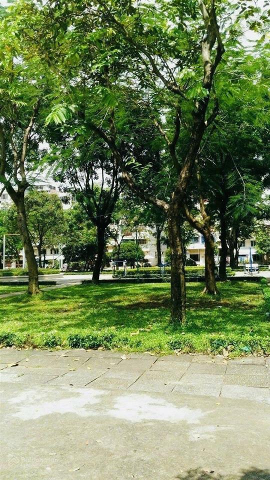 Chính chủ gửi bán nhanh căn nhà 3 lầu mt đường 49 phường bình trưng đông q2 cũ.tp hcm