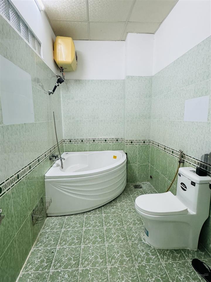 Chính chủ gửi bán nhà 3 lầu mt đường 49 p. bình trưng đông q2 cũ tp hcm