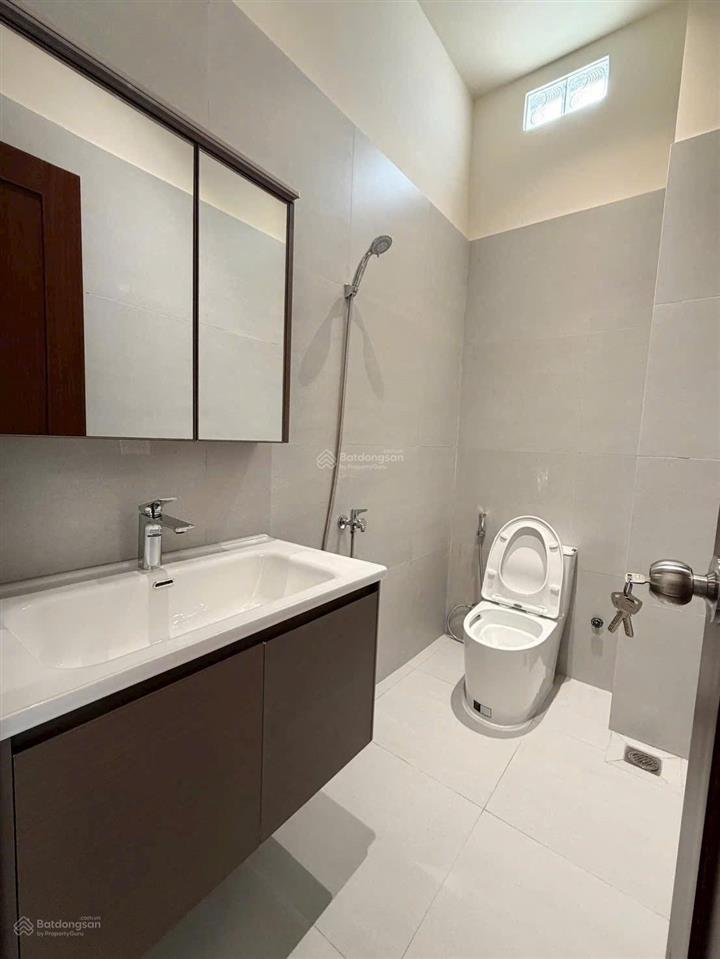 Chính chủ gửi bán nhà 1 lầu mặt đường thông xe ô tô ra nguyễn duy trinh, phường bình trưng, tp hcm