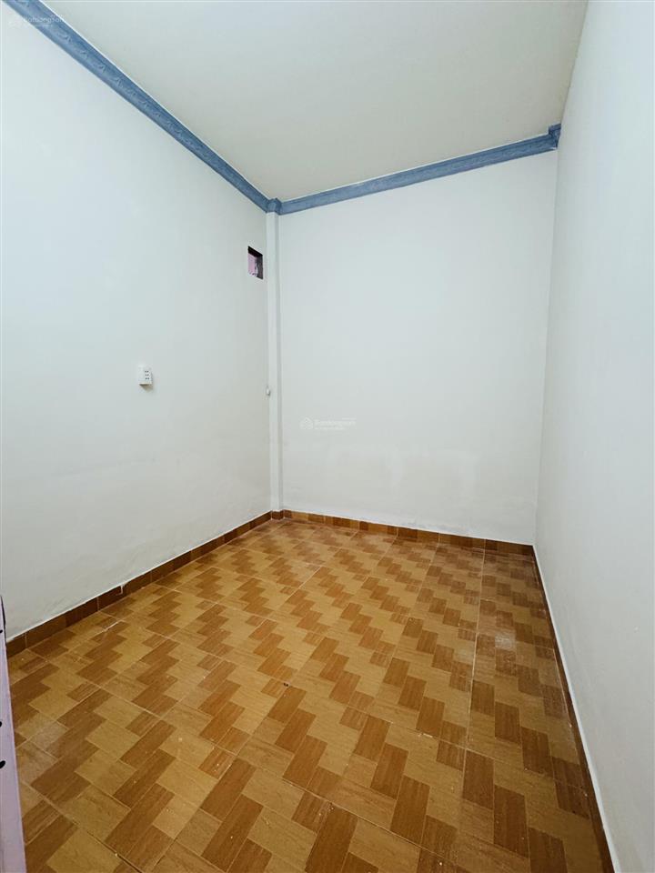 Chính chủ gửi bán căn nhà cấp 4 hẻm xe ô tô đường số 1 phường long trường q9 tp hcm