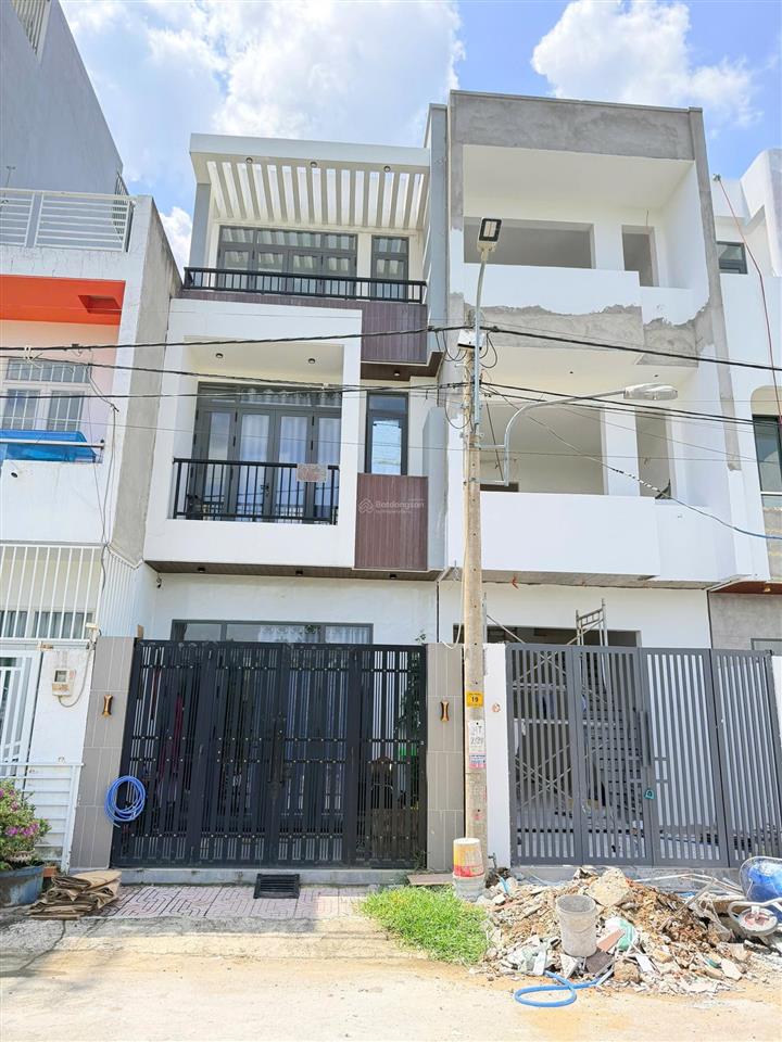 Cần bán căn nhà 2 lầu hẻm 6m đường long thuận phường long phước q9