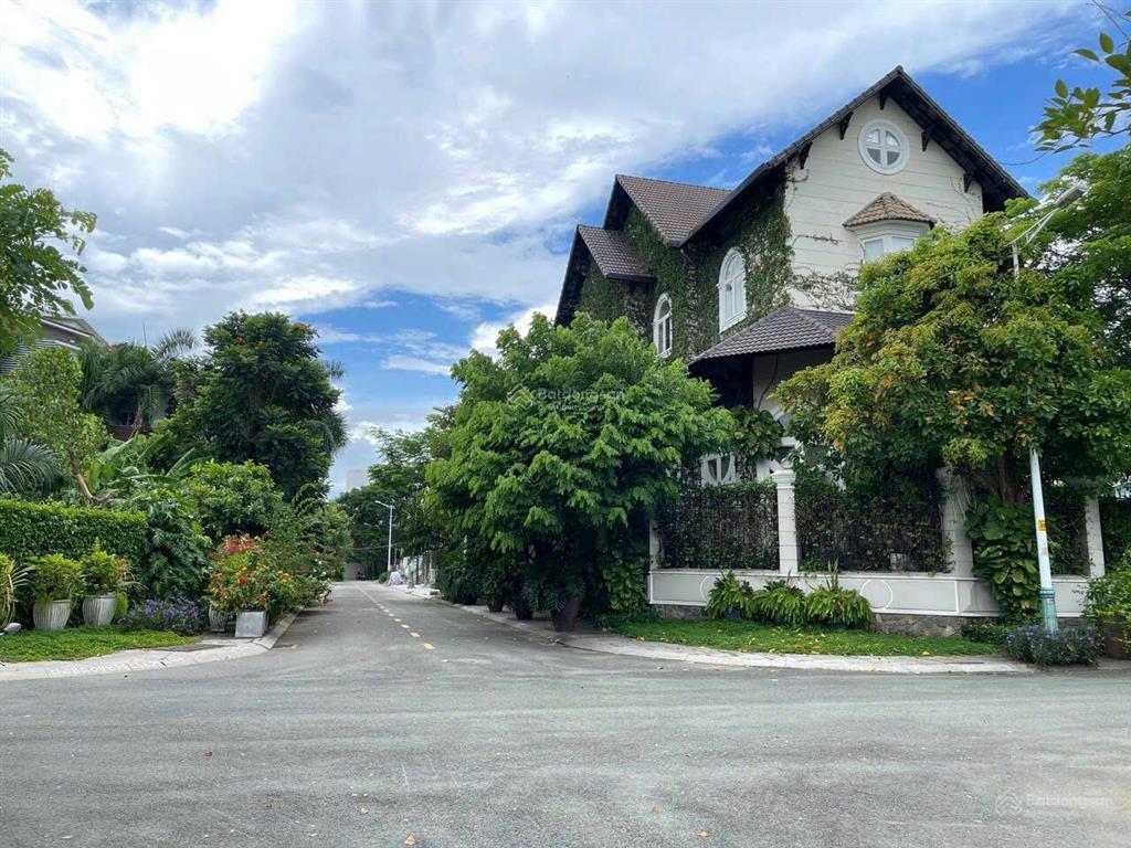 Bán đất nền dự án biệt thự vila thủ thiêm .phường thạnh mỹ lợi .quận 2 .đường24m .dt 8x22m giá 190t