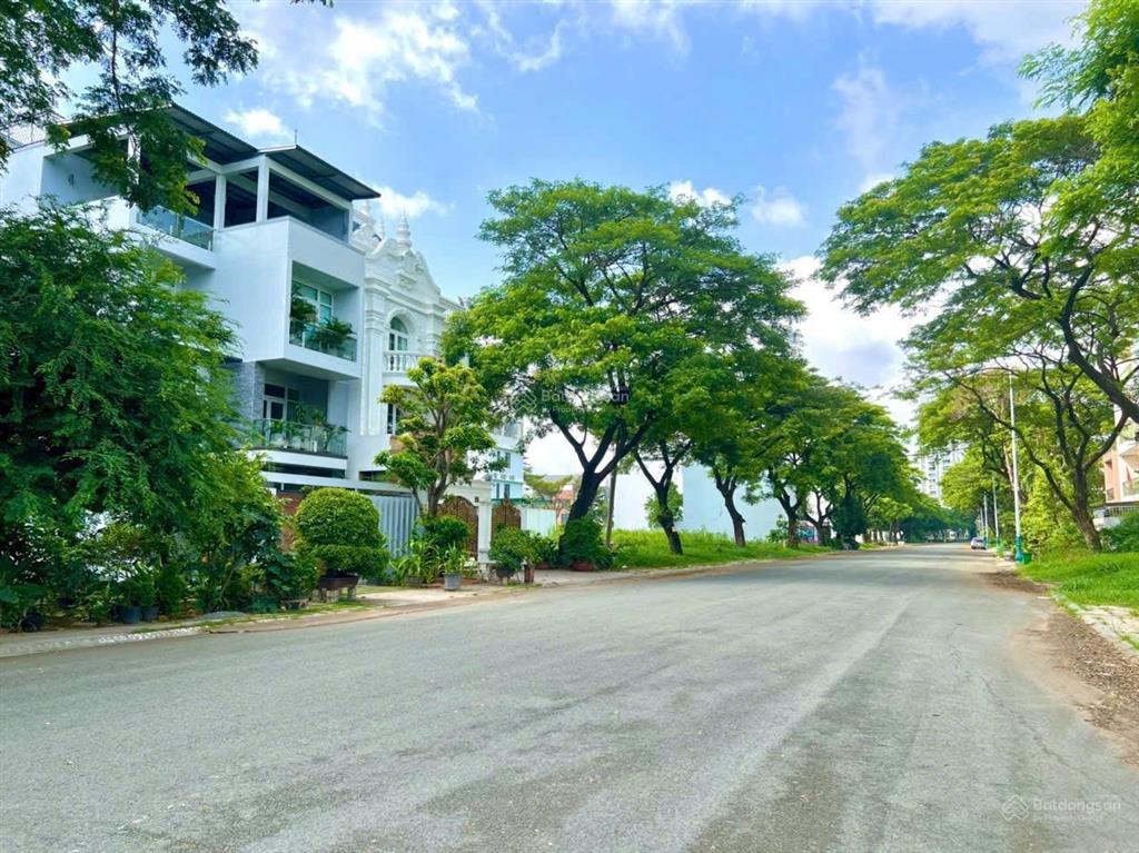 Chủ cần tiền bán nhanh lô đất đường 24m kdc villa thủ thiêm thạnh mỹ lợi, q2, dt 8x22m giá 185tr/m2