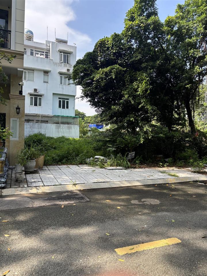 Chính chủ cần bán đất dự án kdc biệt thự villa thủ thiêm. đối diện công viên. dt 8x20m giá 145tr/m2