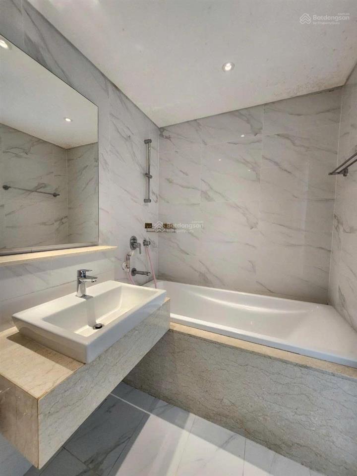 Bán căn hộ 2 phòng ngủ đảo kim cương, view sông sài gòn, cầu phú mỹ, hướng đông nam mát mẻ