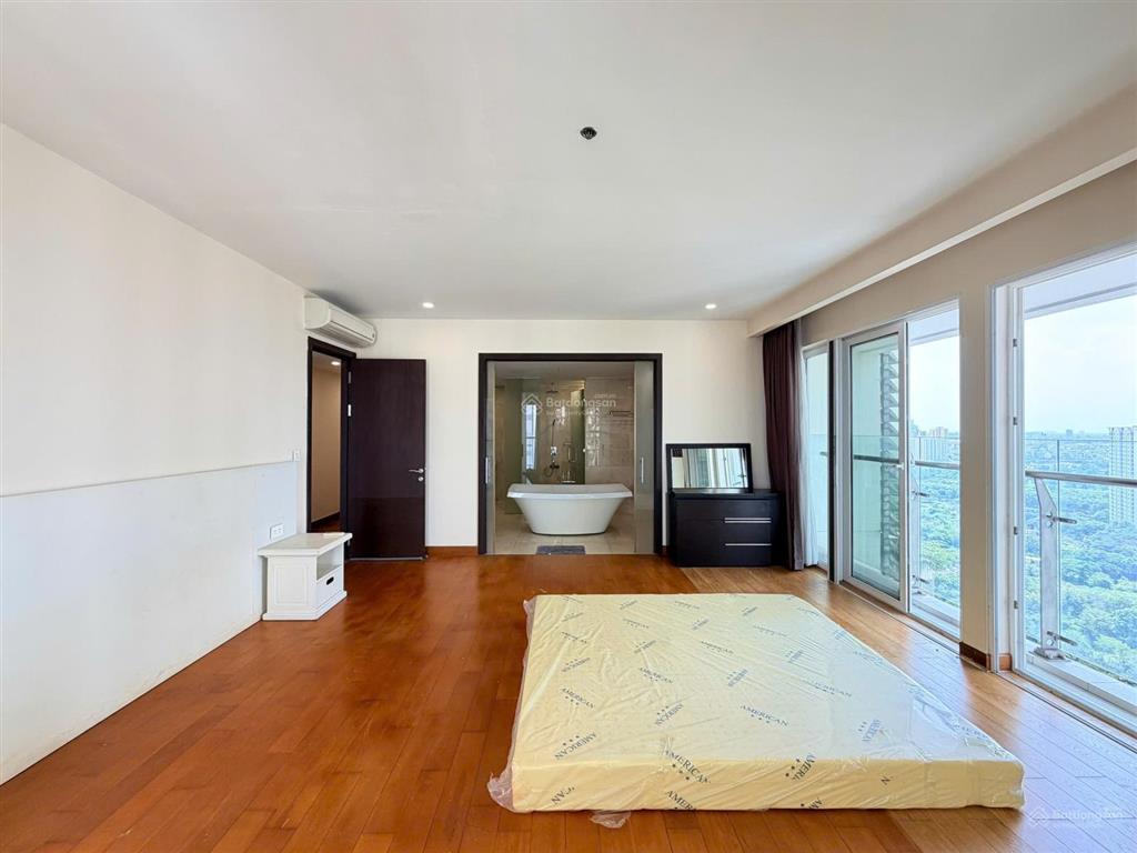 Bán duplex đảo kim cương quận 2, diện tích 397 m2, nhà đã có sổ hồng, giá tốt
