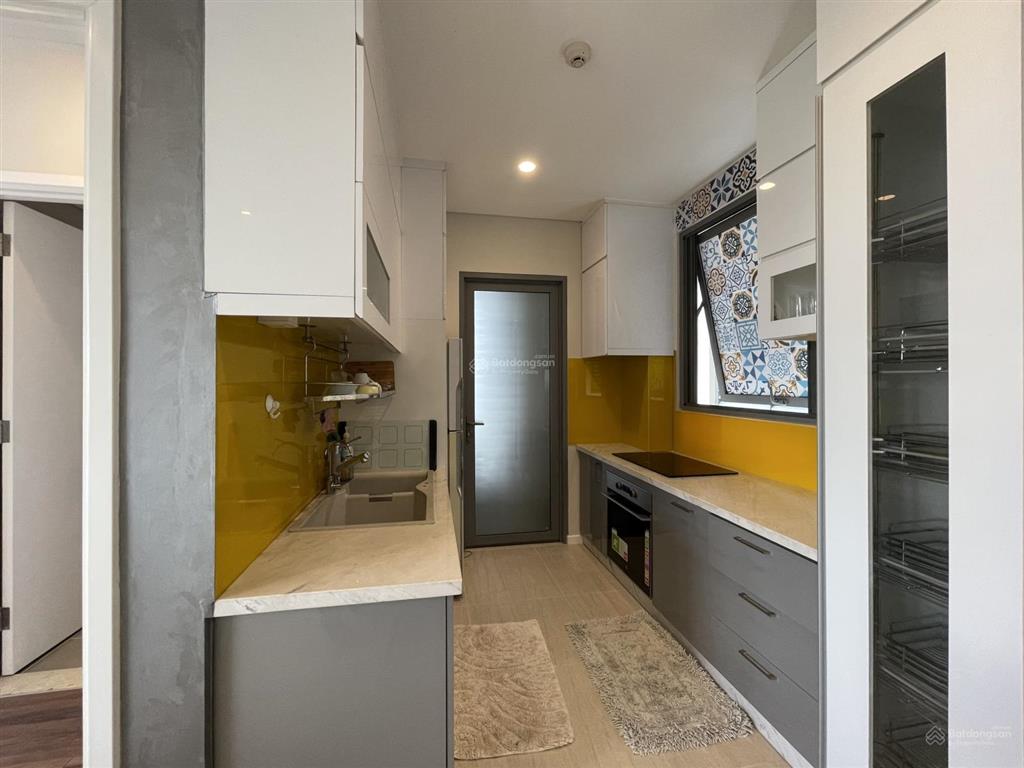 Cho thuê căn hộ 3 phòng ngủ đảo kim cương quận 2, diện tích 137 m2, view sông, nội thất đẹp