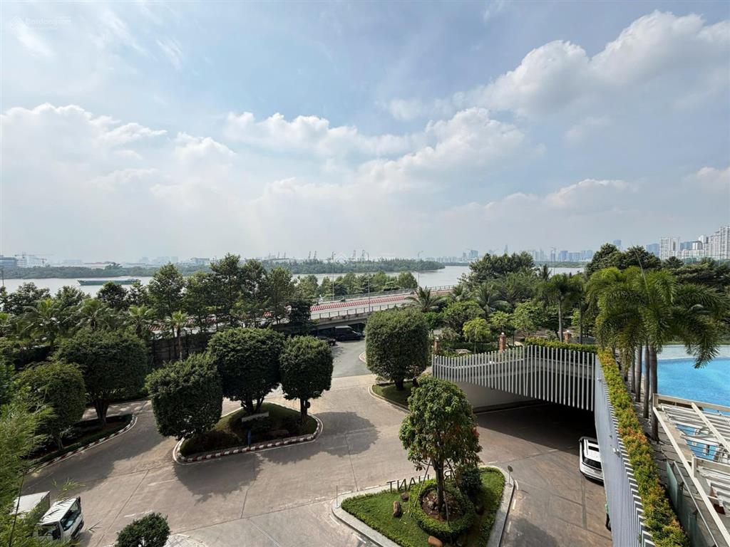 Bán căn hộ 2 phòng ngủ đảo kim cương quận 2, diện tích 125 m2, view sông sài gòn, quận 1