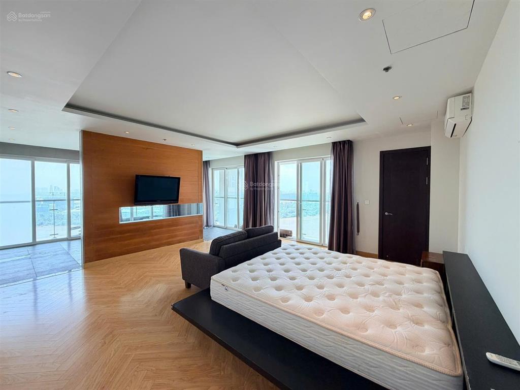 Cho thuê căn hộ 3 phòng ngủ đảo kim cương, diện tích lớn 231m2, ban công rộng, view sông, quận 1