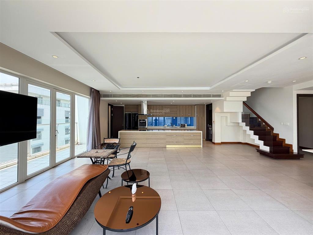 Cho thuê căn hộ 3 phòng ngủ đảo kim cương, diện tích lớn 231m2, ban công rộng, view sông, quận 1
