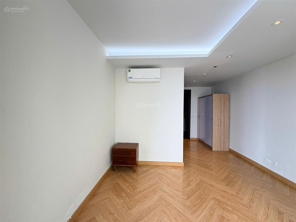 Cho thuê căn hộ 3 phòng ngủ đảo kim cương, diện tích lớn 231m2, ban công rộng, view sông, quận 1