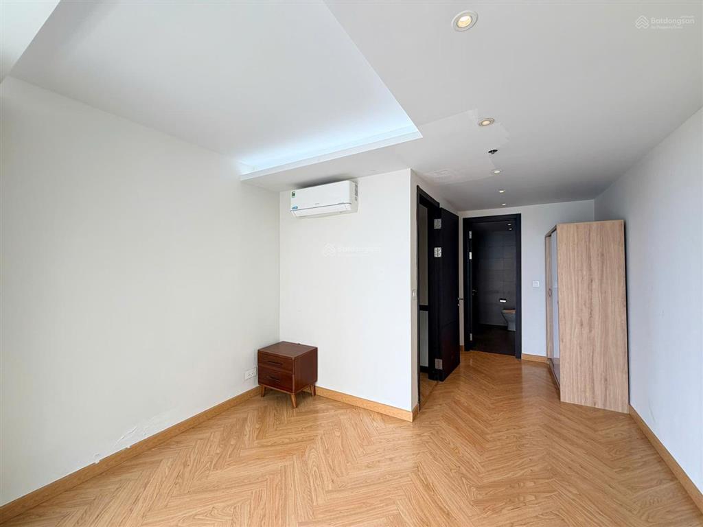 Cho thuê căn hộ 3 phòng ngủ đảo kim cương, diện tích lớn 231m2, ban công rộng, view sông, quận 1