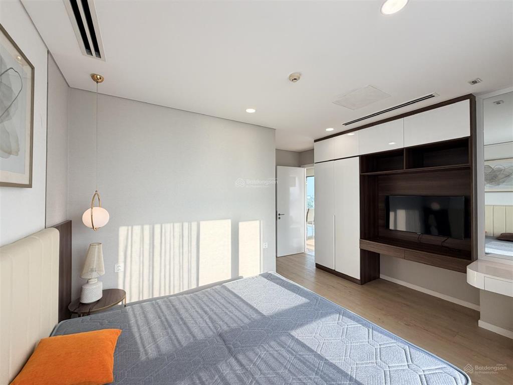 Cho thuê căn hộ 2 phòng ngủ đảo kim cương, 109m2, layout rất đẹp, view sông sài gòn, quận 1
