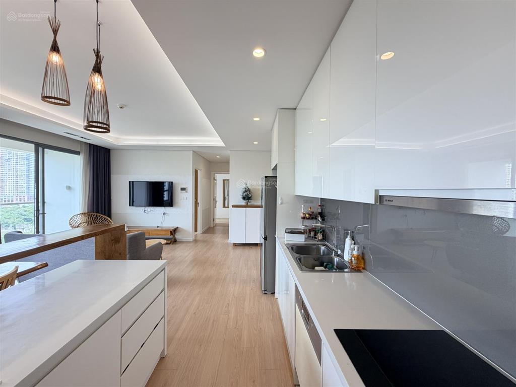 Cho thuê căn hộ 2 phòng ngủ đảo kim cương, 91 m2, view sông sài gòn, quận 1, nội thất đẹp, sạch sẽ