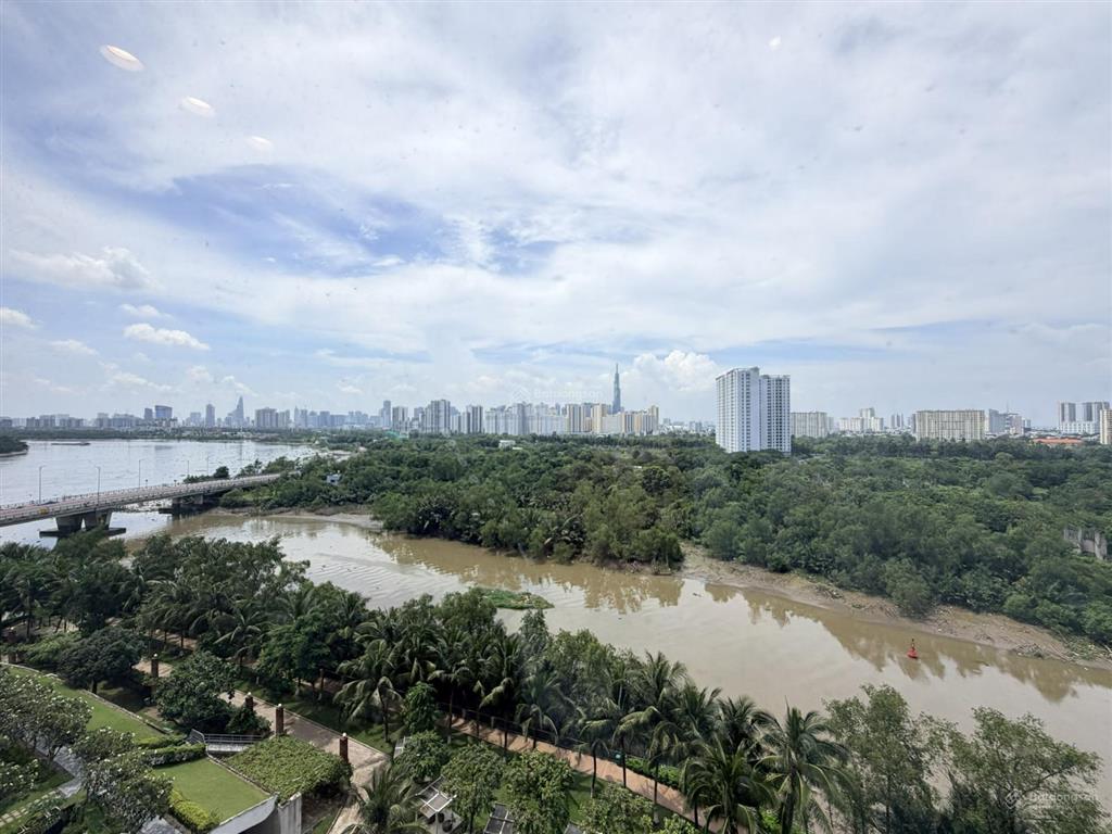 Cho thuê căn hộ 2 phòng ngủ đảo kim cương, 91 m2, view sông sài gòn, quận 1, nội thất đẹp, sạch sẽ