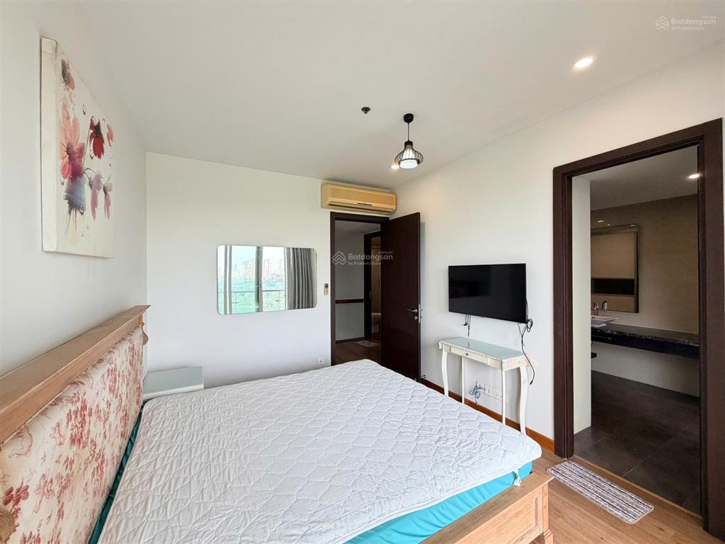 Cho thuê căn hộ duplex 3 phòng ngủ + 1 tại đảo kim cương, 200m2, view sông, nội thất đầy đủ