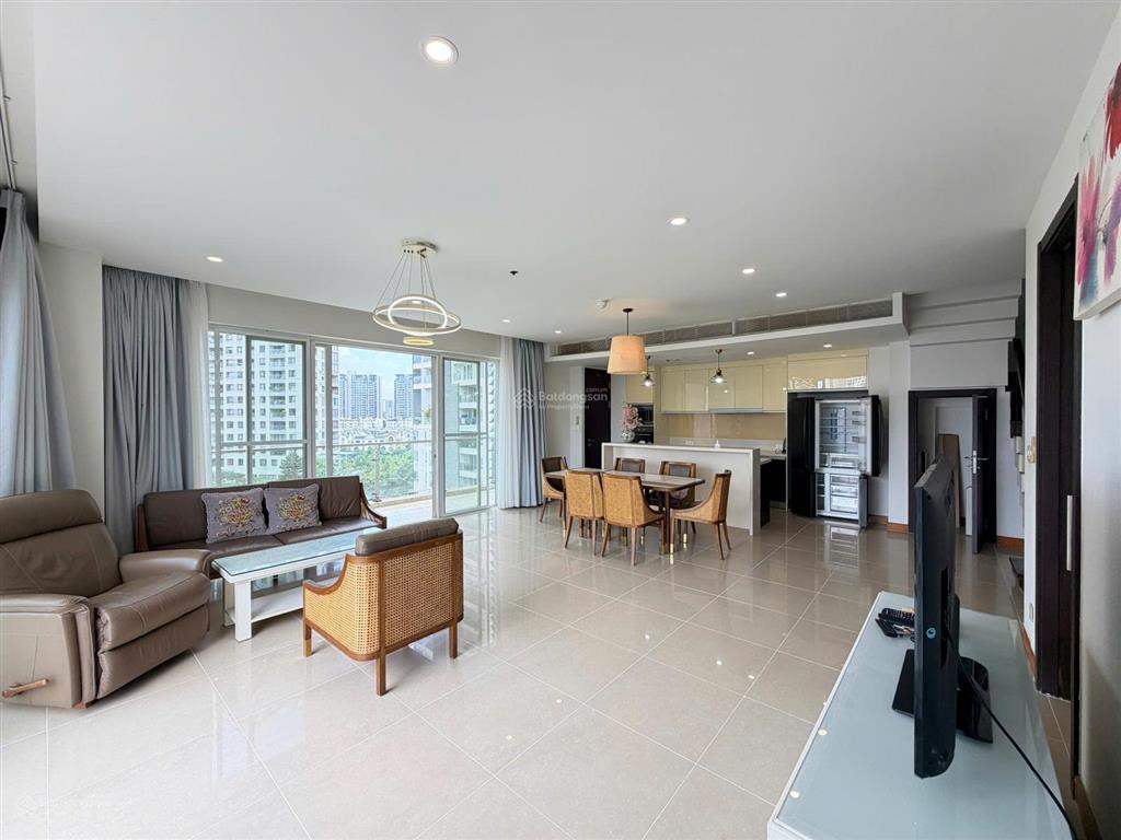 Cho thuê căn hộ duplex 3 phòng ngủ + 1 tại đảo kim cương, 200m2, view sông, nội thất đầy đủ