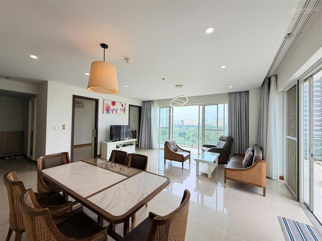 Cho thuê căn hộ duplex 3 phòng ngủ + 1 tại đảo kim cương, 200m2, view sông, nội thất đầy đủ