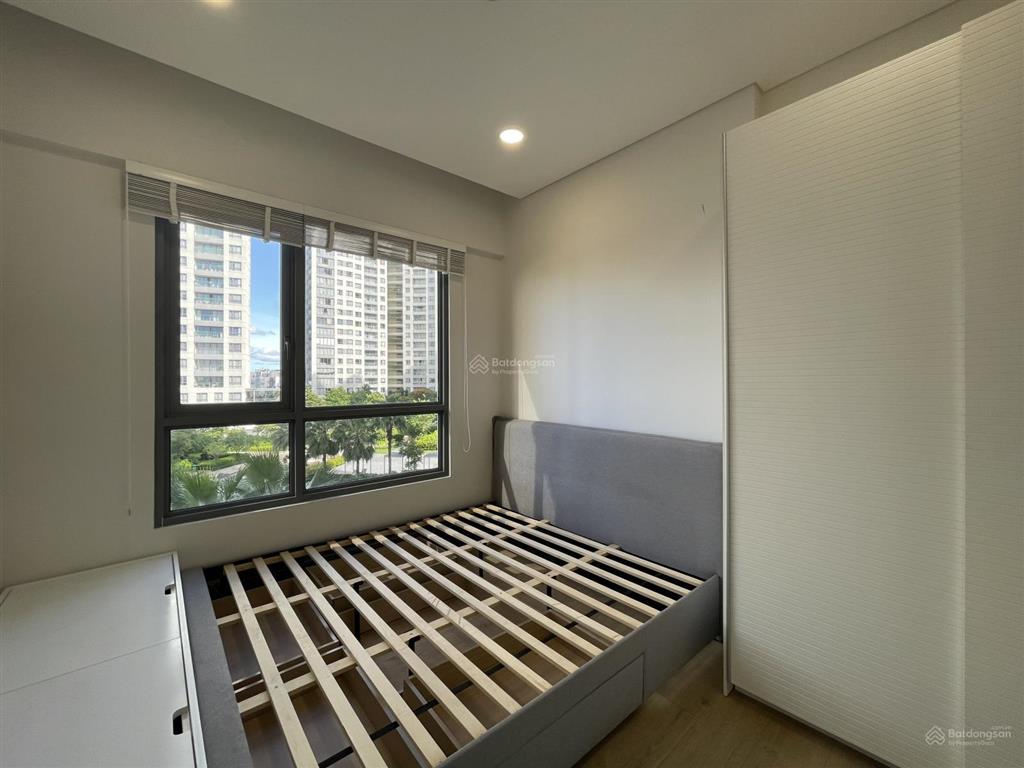 Cho thuê căn hộ 2 phòng ngủ đảo kim cương, 89 m2, view hồ bơi, nội thất đầy đủ, 25 triệu/tháng