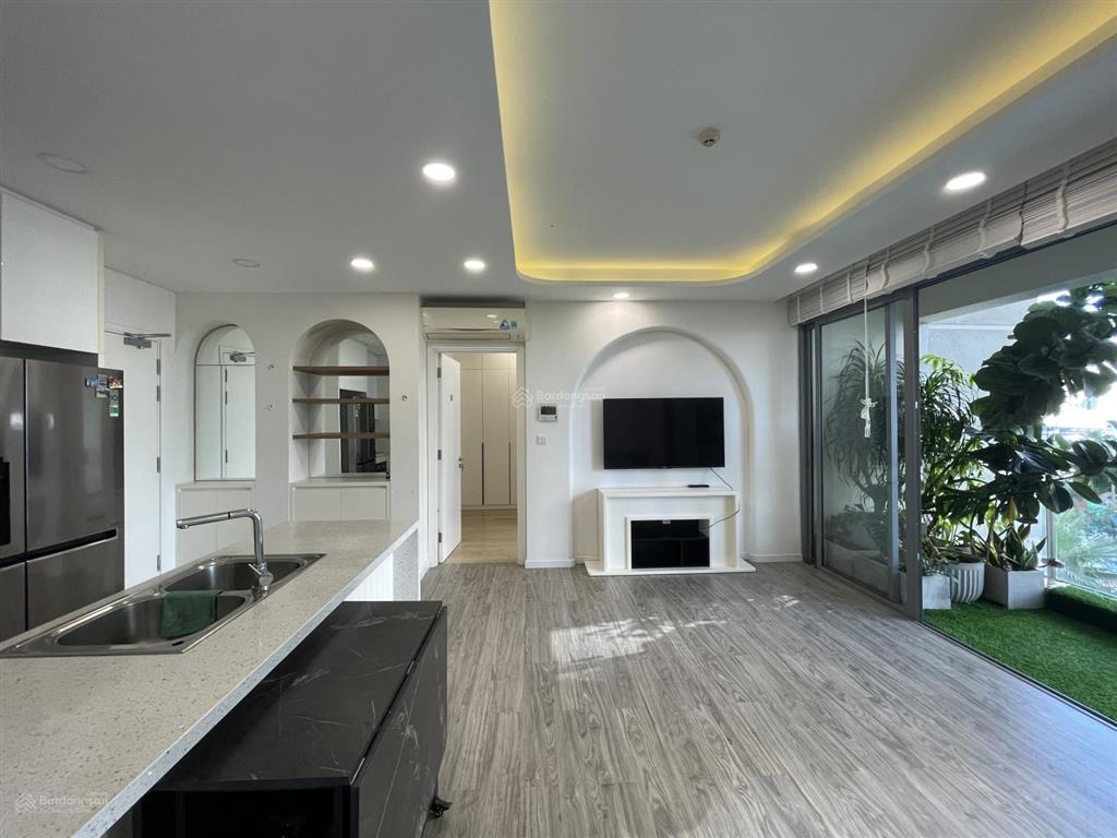 Cho thuê căn hộ 2 phòng ngủ đảo kim cương, 89 m2, view hồ bơi, nội thất đầy đủ, 25 triệu/tháng